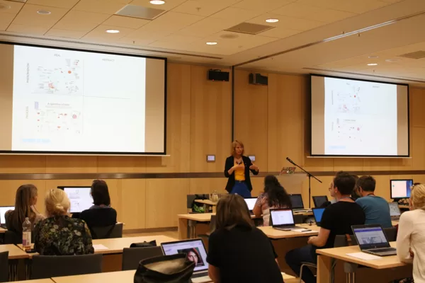 Workshop on data visualization basic by Nika Aleksejeva (School of Data)
